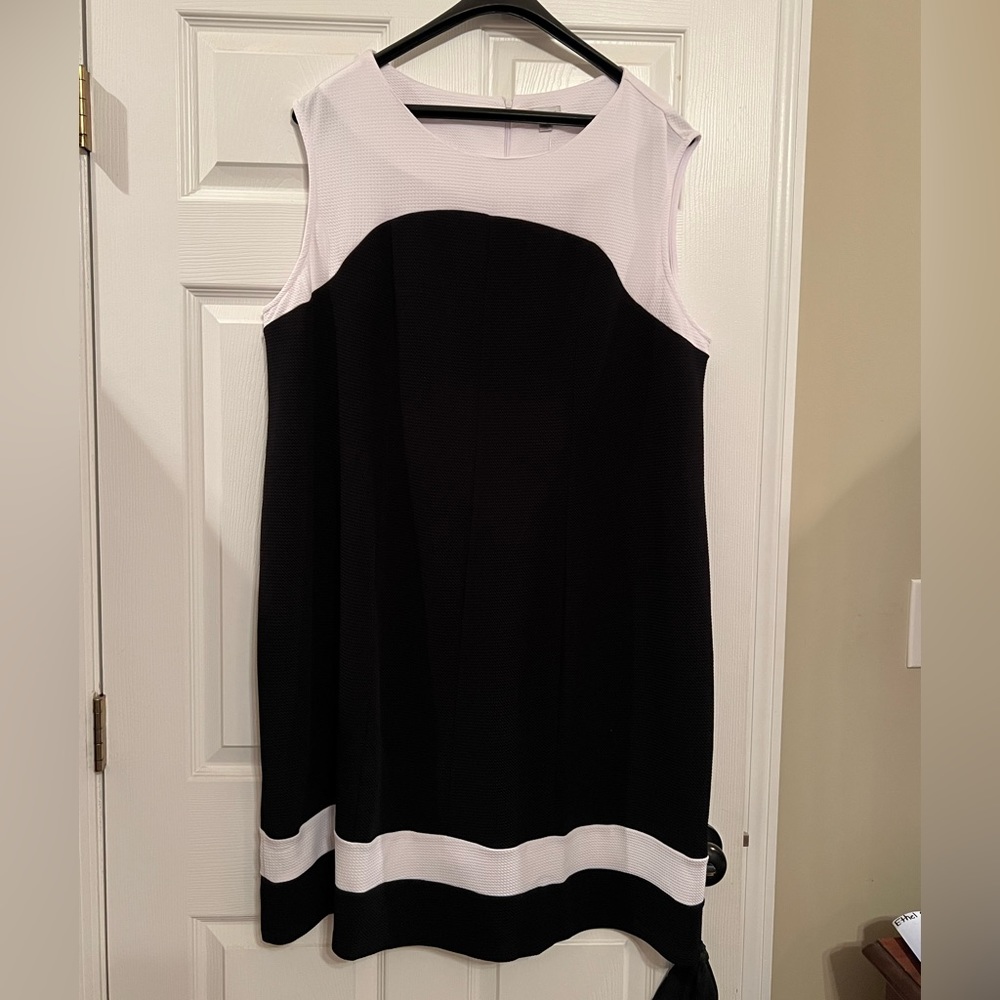 Sleeveless knit midi dress